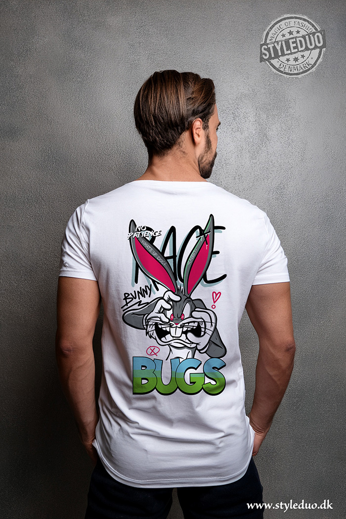 T-shirt. Bugs bunny